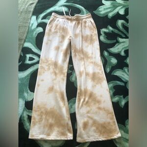 Adorable Women’s Tie-Dye Flare Sweatpants - Beige/Cream
